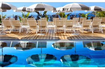 Faire le plein de détente au Grand Hôtel des Sablettes Plage