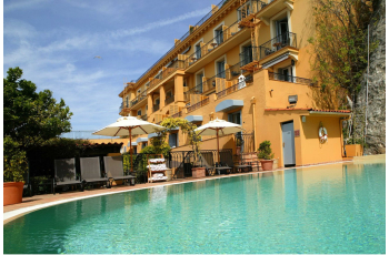 Explorez le trésor caché de Nice : l'Hôtel la Pérouse 4 étoiles 