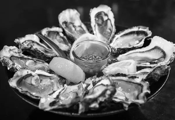 Coffret Cadeau Buffet de fruits de mer et desserts du dimanche midi — visuel 1
