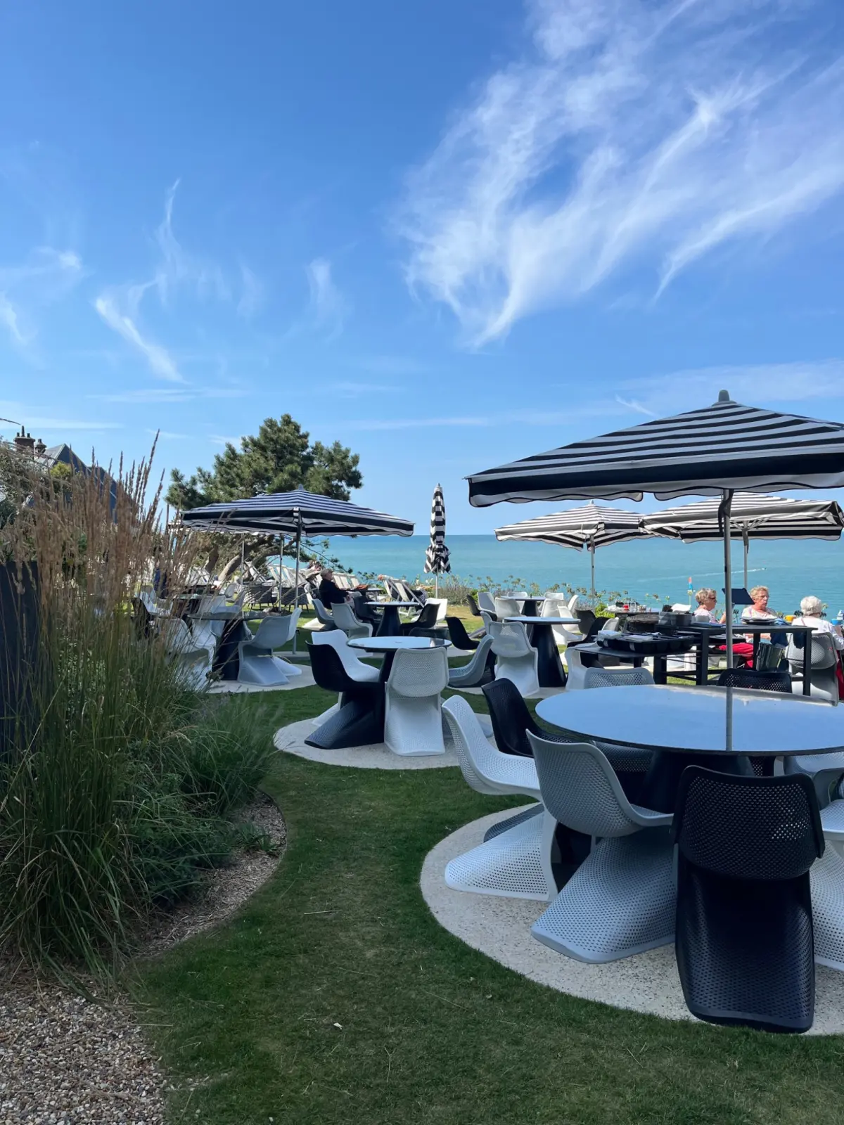 Un Apéritif de Bord de Mer - Vin blanc & huîtres