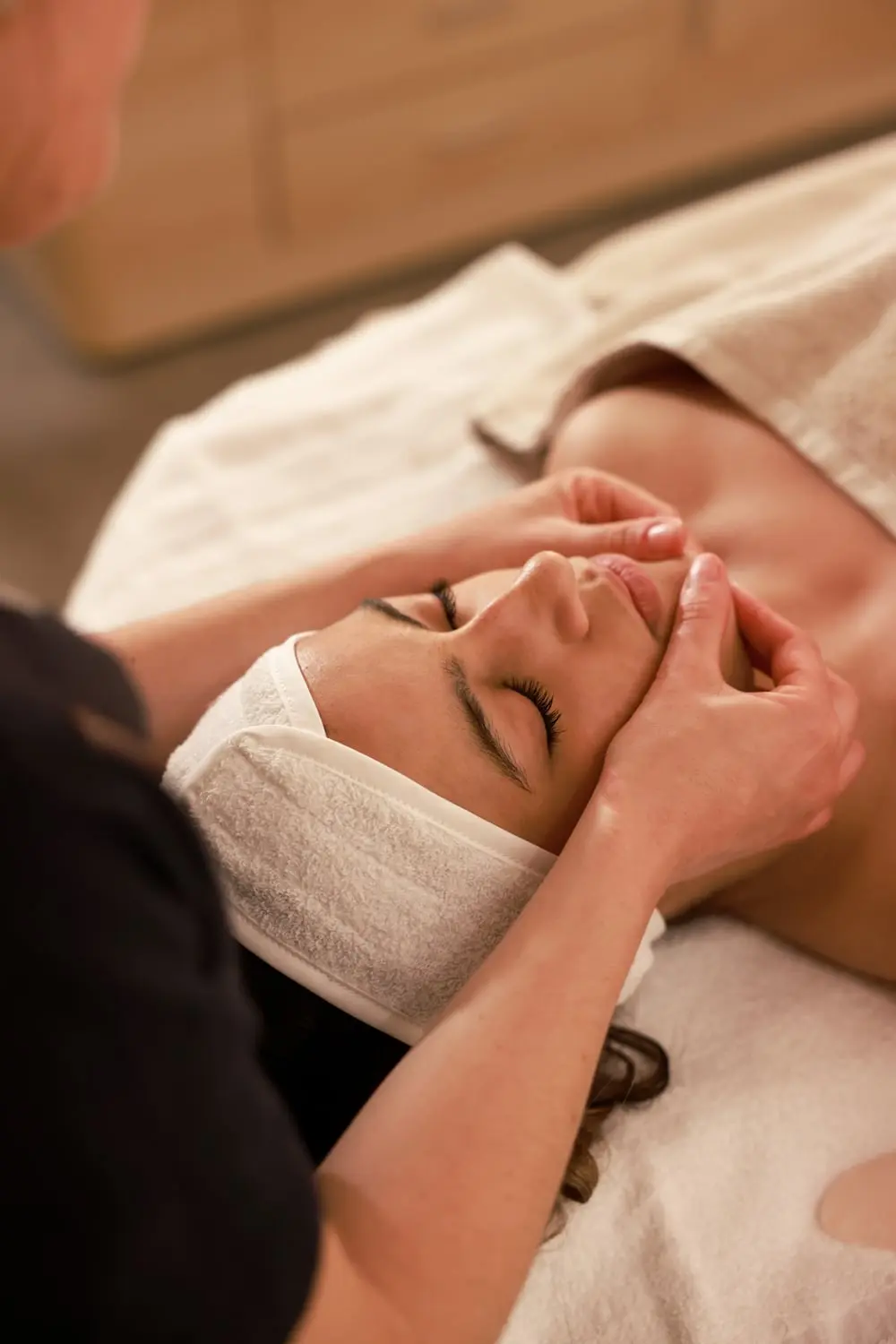 Massage ou soin du visage de 60 minutes