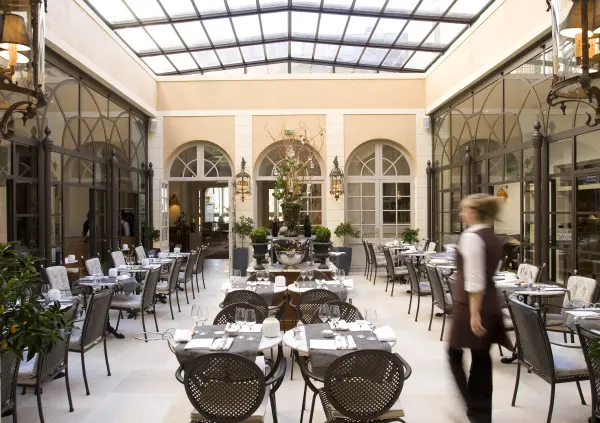 Petit déjeuner servi en Buffet Grand Monarque à Chartres — visuel 2
