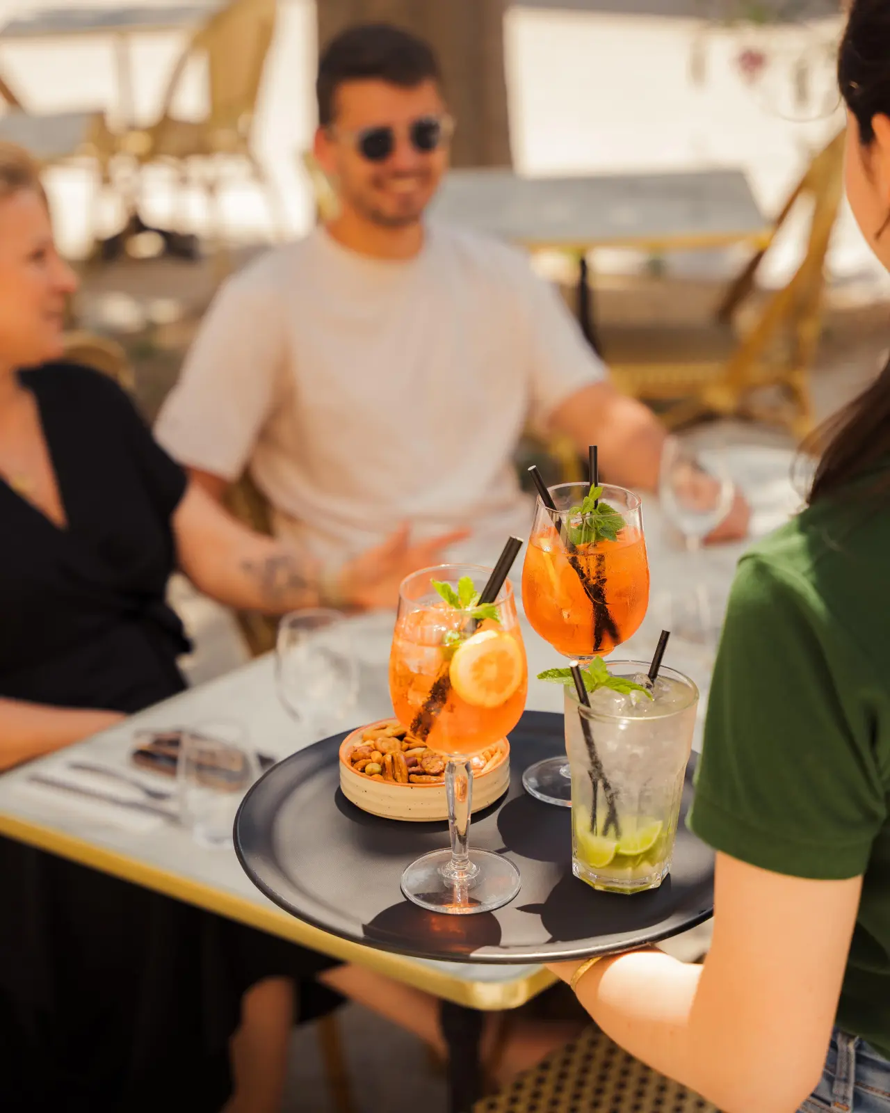 Apéritif dans la Cité des Princes