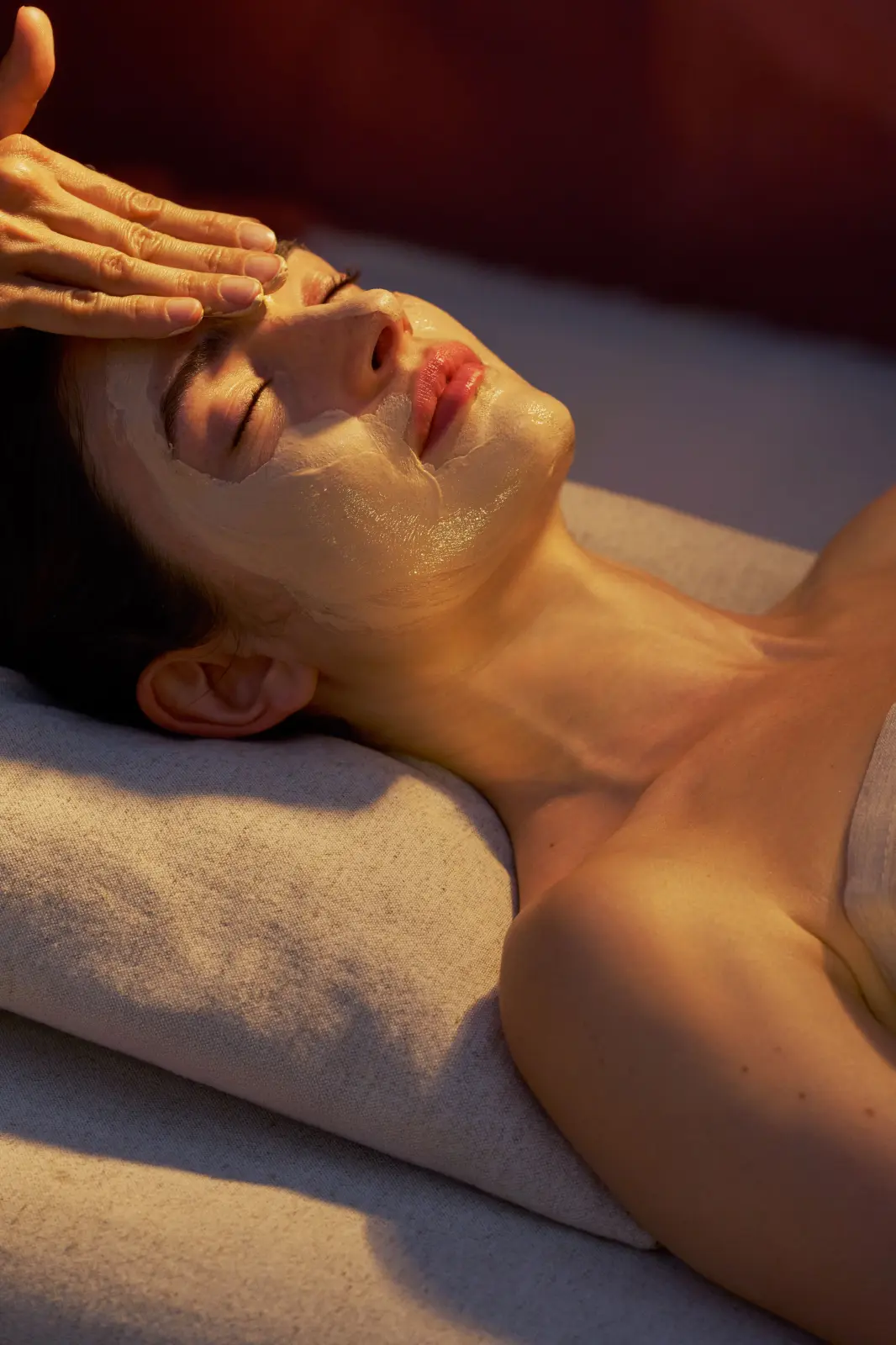 Soin massage du visage aux Cinq Fleurs de Bali - 50min