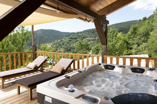 Coffret - Séjours romantique - Suite premium avec jacuzzi privatif — visuel 2