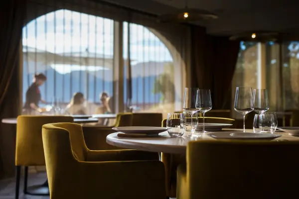 Dejeuner ou diner gastronomique pour deux personnes — visuel 1