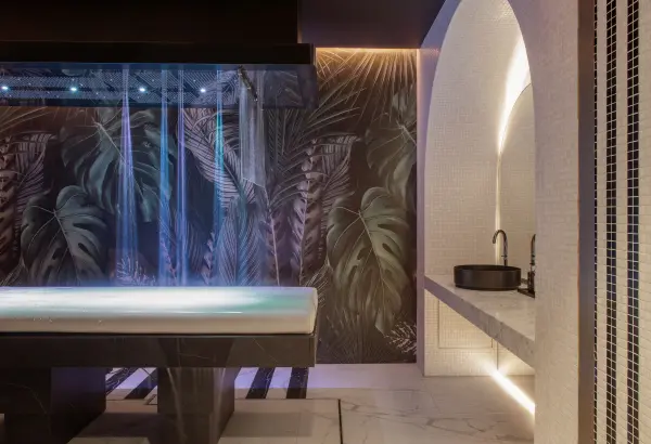 Le Massage Sous La Pluie — visuel 1