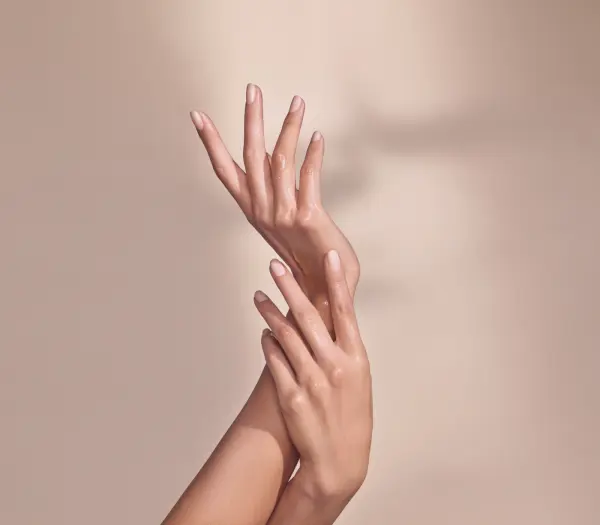 Beauté des mains au Spa by Clarins — visuel 1