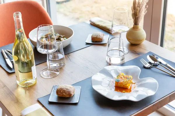 Un dîner les yeux fermés — visuel 1
