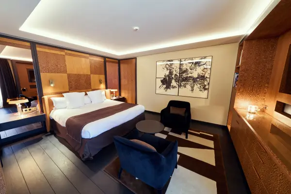 Une nuit à l'Hôtel la Pyramide en Suite — visuel 1