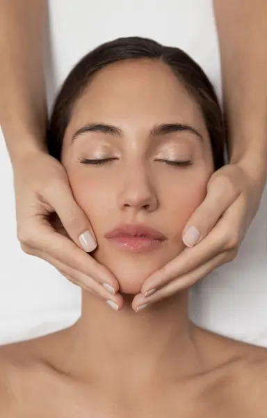 Soin Massage Du Visage Fleurs et Fruits de Bali 80' — visuel 2