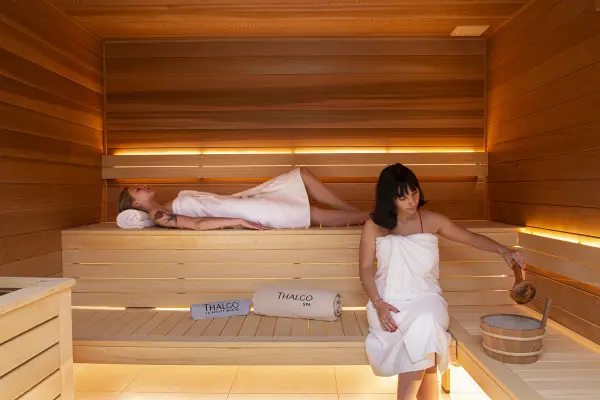 Massage "Lomi Lomi aux ballotins de sable chaud" - 60 min — visuel 2