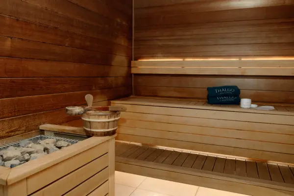 French Riviera - Massage au Galet Chauffant — visuel 2