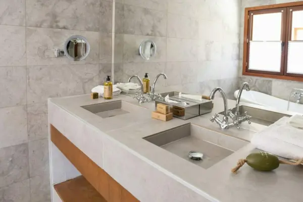 Chambre double Provençale/Contemporaine basse saison — visuel 3