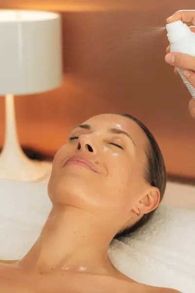 Soin visage Dermo Cosmétique de L'institut des Laboratoires Vichy — visuel 1