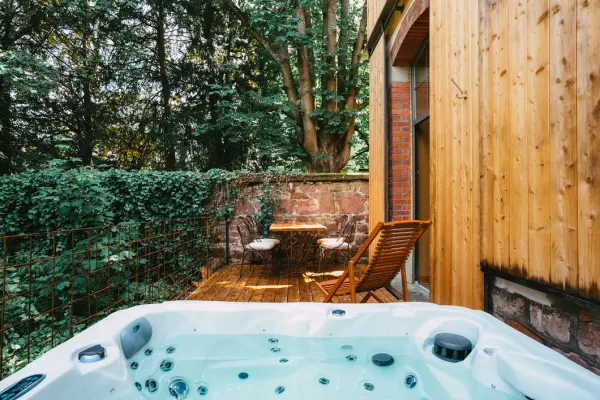 Domaine Bohème jacuzzi privatif Guebwiller, Séjour duo avec jacuzzi privatif — visuel 1