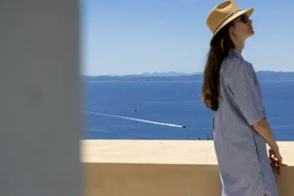 Séjour Hors du Temps avec vue sur panoramique sur la Mer Méditerranée — visuel 3