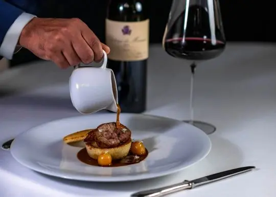 Déjeuner gastronomique au Château de Mercuès — visuel 1