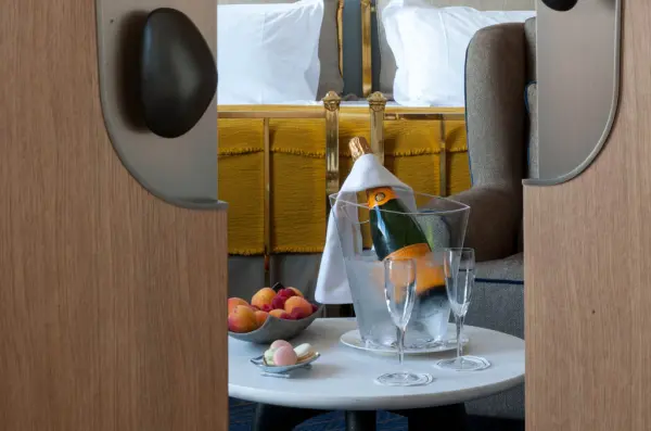 Evasion à Evian 1 Nuit à l'Hôtel Royal - Chambre vue Lac — visuel 2