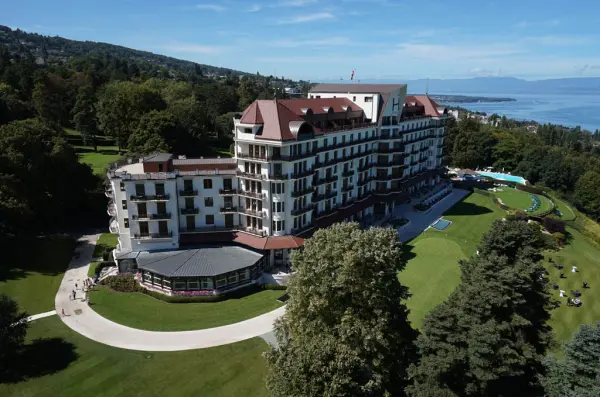 Evasion à Evian 1 nuit à l'Hôtel Royal - Chambre vue Parc — visuel 3