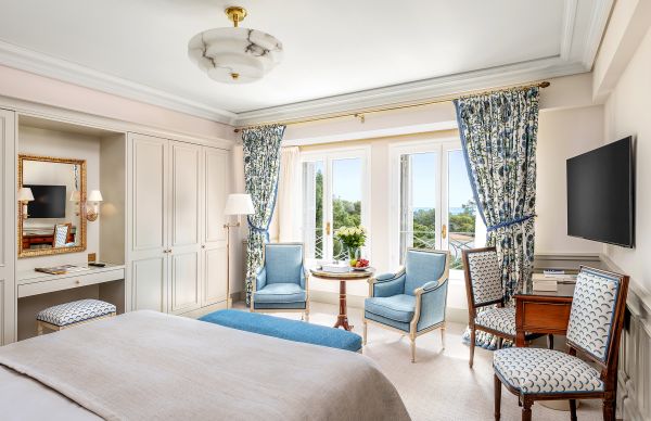 Deux nuits pour deux dans notre établissement mythique de la Côte d’Azur