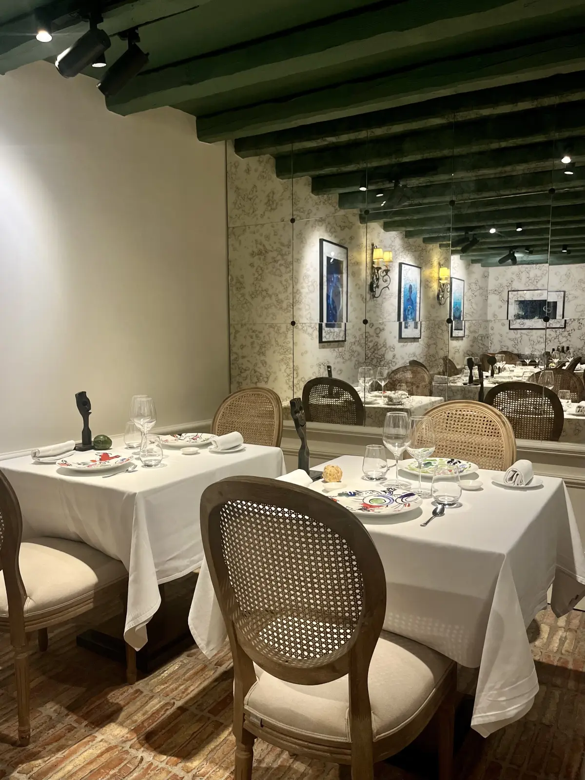 Diner des Artistes au coeur du village
