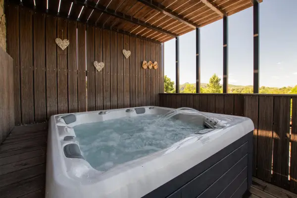 Une nuit en Appart-hôtel + Jacuzzi — visuel 1