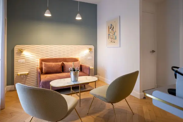 Café Hôtel XIX*** - Nuit en Suite Junior avec vue sur ville & Petit-déjeuner pour 2 personnes — visuel 1