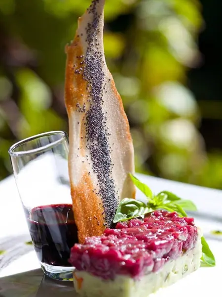 Une nuit gastronomique aux Loges du Jardin d’Aymeric — visuel 2
