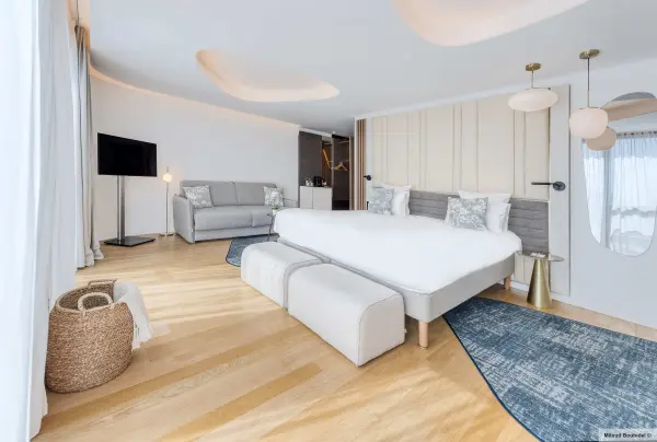Nuitee junior suite, acces spa & petit dejeuner — visuel 3