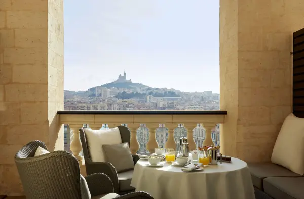 Une nuit avec terrasse privée vue Vieux-Port — visuel 3