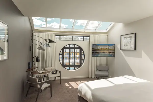 Nuit et petit déjeuner en chambre Executive Hublot — visuel 1