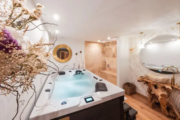 Séjour avec spa privatif et petit-déjeuner — visuel 1