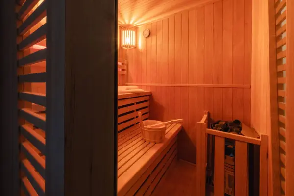 Séjour avec spa privatif et petit-déjeuner — visuel 3
