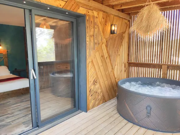 Nuit d'été en Cabane jacuzzi privé — visuel 1
