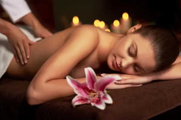 Massage relaxant voyage aromatique — visuel 1