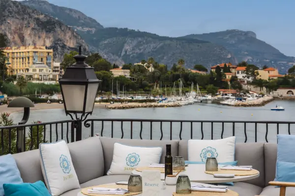 Déjeuner Plat et Dessert au Jasmin Grill & Lounge — visuel 1