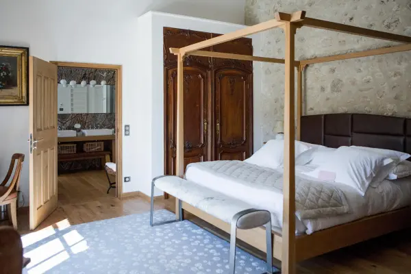 Une nuit de prestige dans notre Suite Le Bastidon — visuel 2