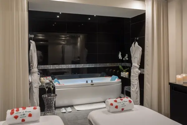 Jacuzzi Privé & Massage de 25 minutes en Duo — visuel 1