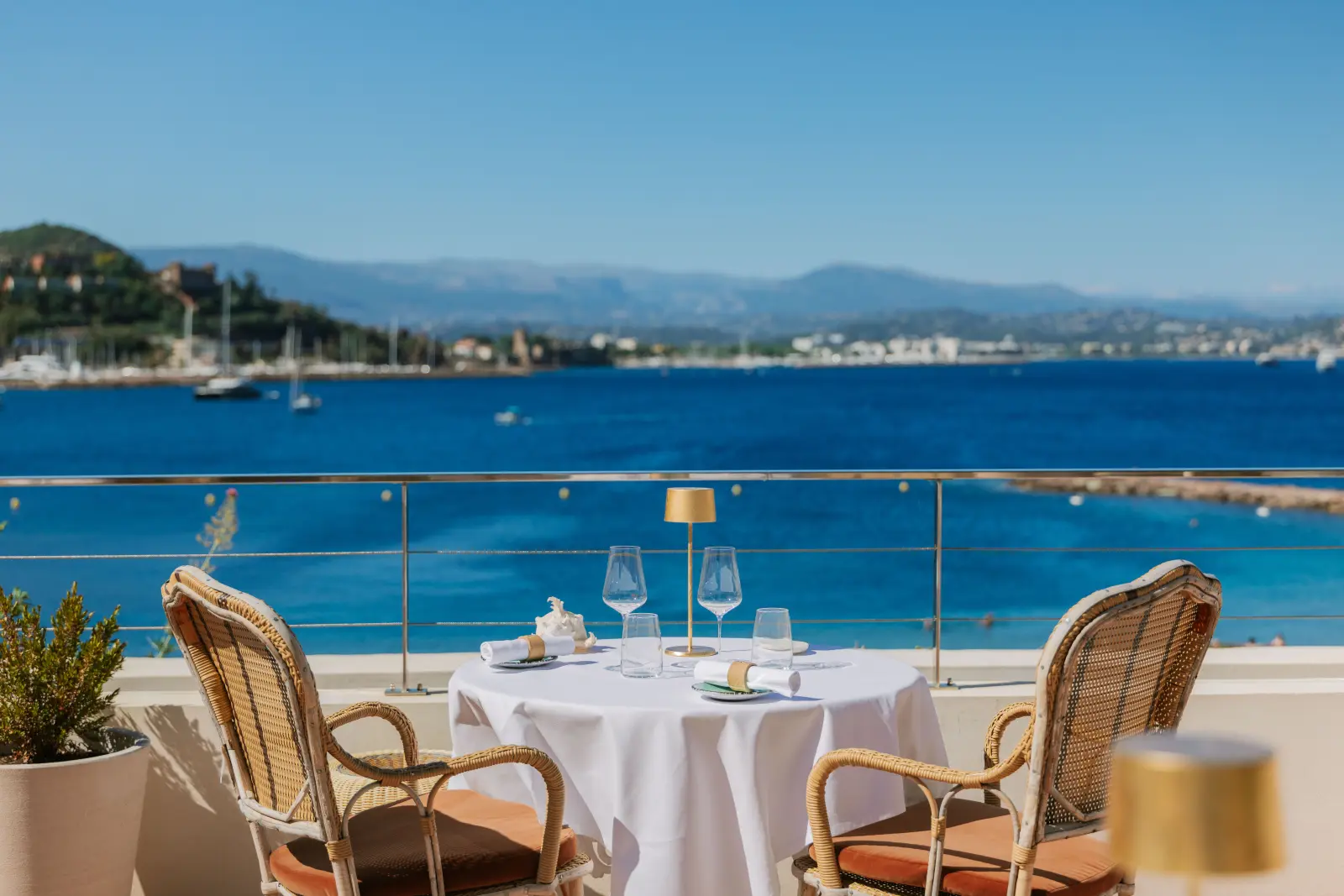 Coffret cadeau dîner Dégustation au Mareluna*