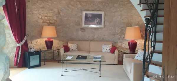 Suite La TOUR & Petit Déjeuner — visuel 3