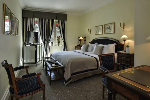 Nuit de rêve B&B en chambre classique à l'Hôtel de la Cité ***** Carcassonne — visuel 1