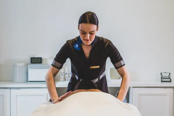 Rituel minéralisant Rotorua – Zone dos – 45 min — visuel 1