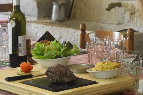 La spécialité : Le Filet de Bœuf sur Ardoise — visuel 1