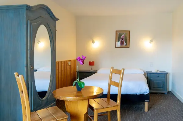 Douce Nuit à l'Hôtel De La Poste — visuel 2