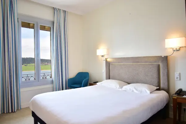 Douce nuit à l'Hôtel Le Lac — visuel 2