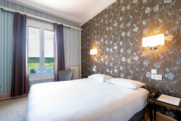 Douce nuit à l'Hôtel Le Lac — visuel 3