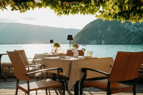 Petit Déjeuner au Bord du Lac d'Annecy — visuel 3