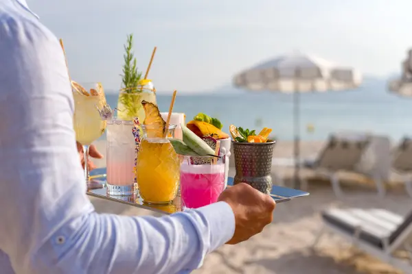 Cocktail au Carlton Beach Club — visuel 2