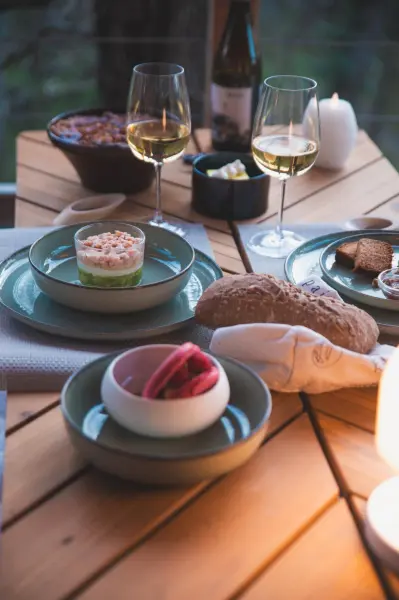 Nuit perchée avec dîner, brunch & départ tardif - Coffret Basse Saison — visuel 2